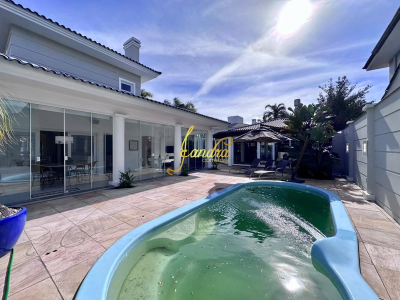 Excelente sobrado no condominio Lagos com Piscina e 04 suites: 1ª foto da galeria de imagens do imóvel
