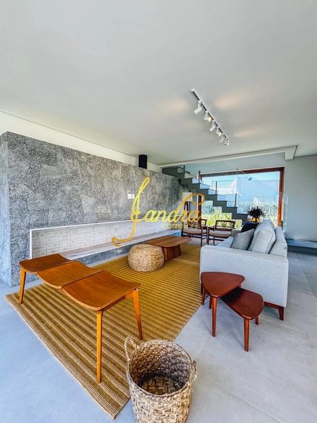 Sobrado com piscina, 05 suítes: 10ª foto da galeria de imagens do imóvel