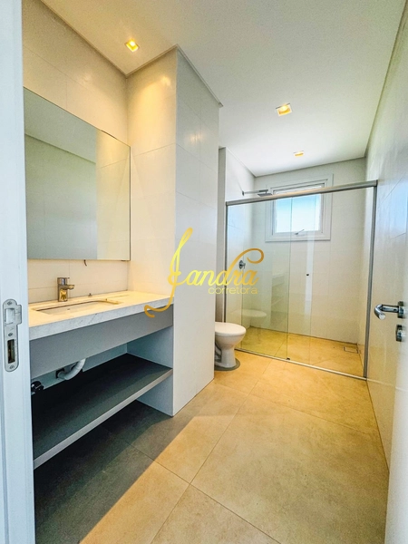 Sobrado com piscina, 05 suítes: 4ª foto da galeria de imagens do imóvel