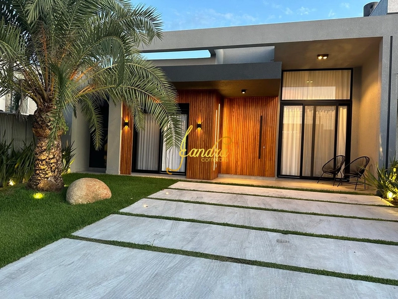 Casa térrea mobiliada e decorada 04 suítes e área construída de 155m2: 2ª foto da galeria de imagens do imóvel