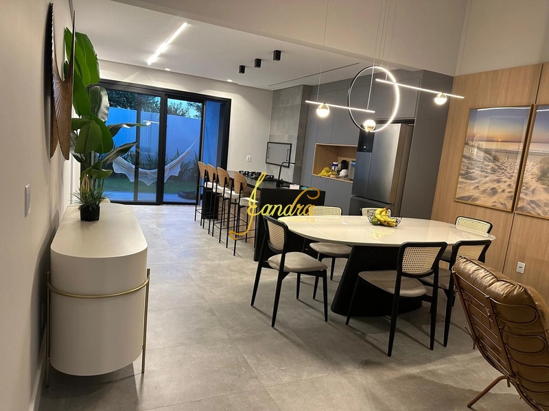 Casa térrea mobiliada e decorada 04 suítes e área construída de 155m2: 22ª foto da galeria de imagens do imóvel