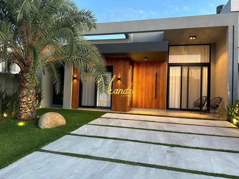 Casa térrea mobiliada e decorada 04 suítes e área construída de 155m2: 3ª foto da galeria de imagens do imóvel