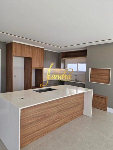 Sobrado novo, com 04 suítes uma sendo térrea e piscina: 10ª foto da galeria de imagens do imóvel