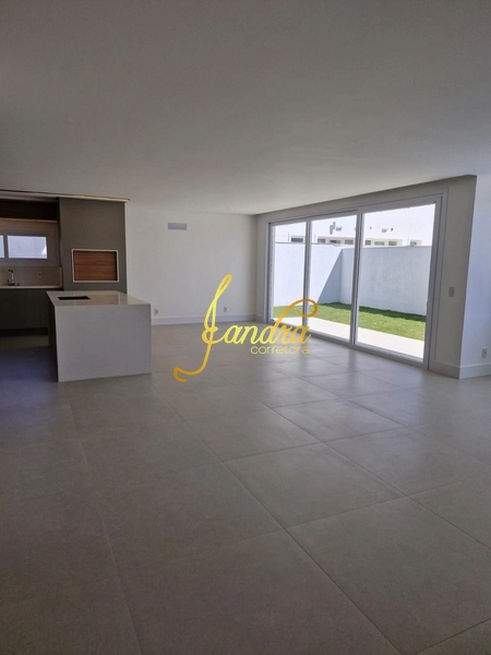 Sobrado novo, com 04 suítes uma sendo térrea e piscina: 8ª foto da galeria de imagens do imóvel