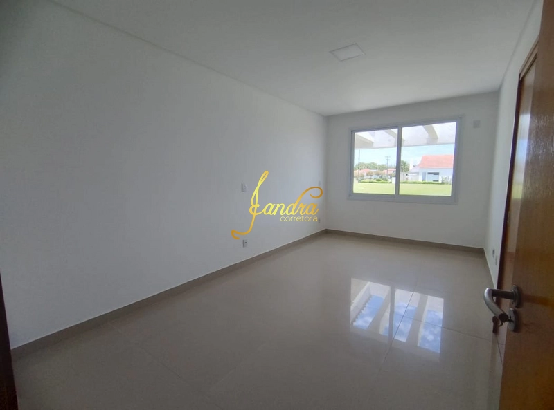 Casa térrea com 500m2 de área construída com SETE suítes: 6ª foto da galeria de imagens do imóvel