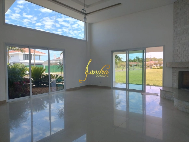 Casa térrea com 500m2 de área construída com SETE suítes: 5ª foto da galeria de imagens do imóvel