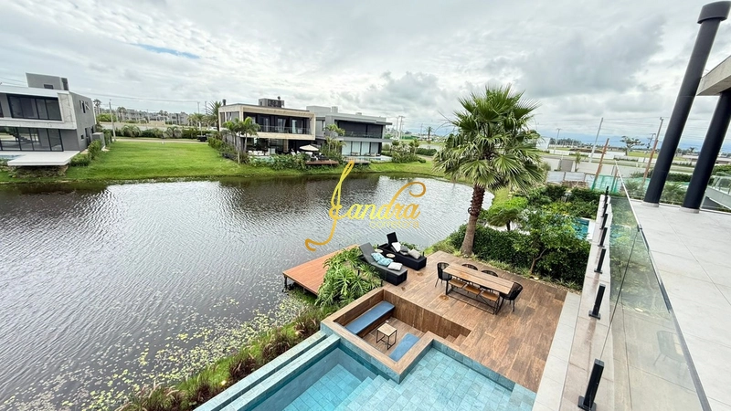 Sobrado beira Lago: 34ª foto da galeria de imagens do imóvel