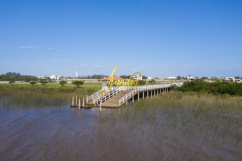 Lote Beira Lago
