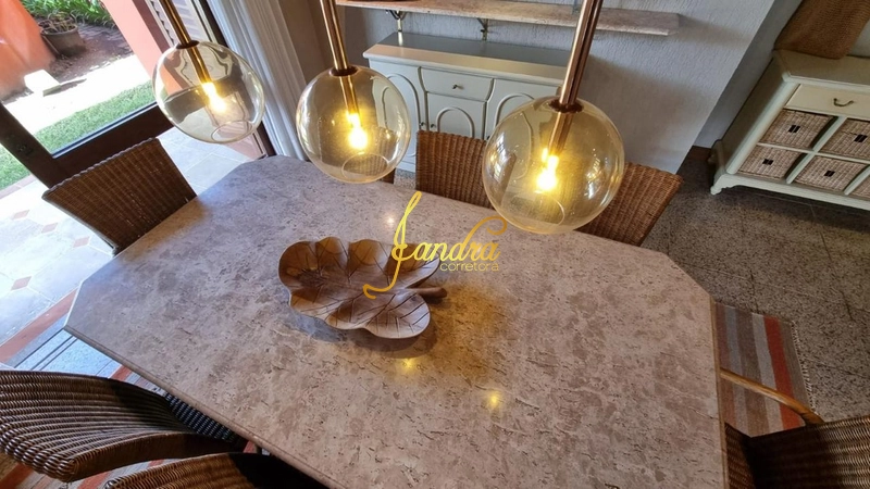 Sobrado espaçoso com 05 dormitórios sendo 02 suítes: 17ª foto da galeria de imagens do imóvel