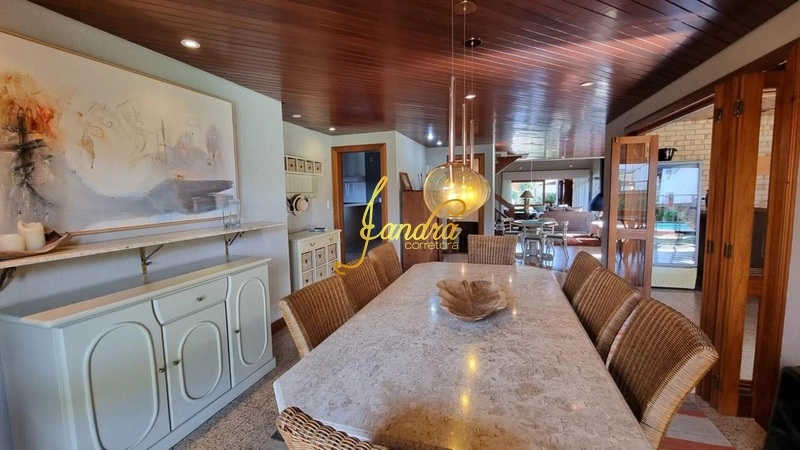 Sobrado espaçoso com 05 dormitórios sendo 02 suítes: 31ª foto da galeria de imagens do imóvel