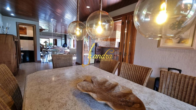 Sobrado espaçoso com 05 dormitórios sendo 02 suítes: 27ª foto da galeria de imagens do imóvel