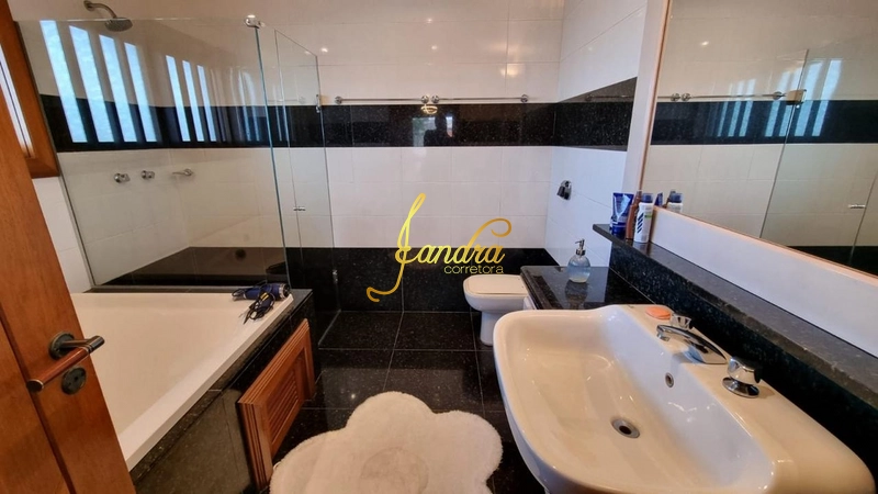 Sobrado espaçoso com 05 dormitórios sendo 02 suítes: 49ª foto da galeria de imagens do imóvel