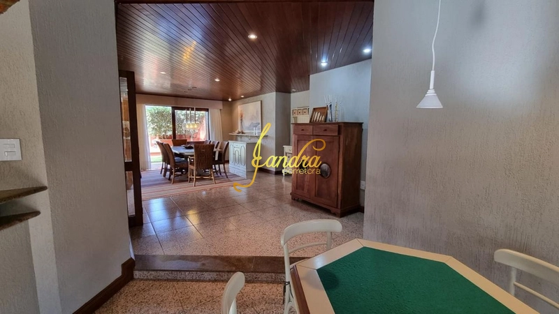 Sobrado espaçoso com 05 dormitórios sendo 02 suítes: 12ª foto da galeria de imagens do imóvel