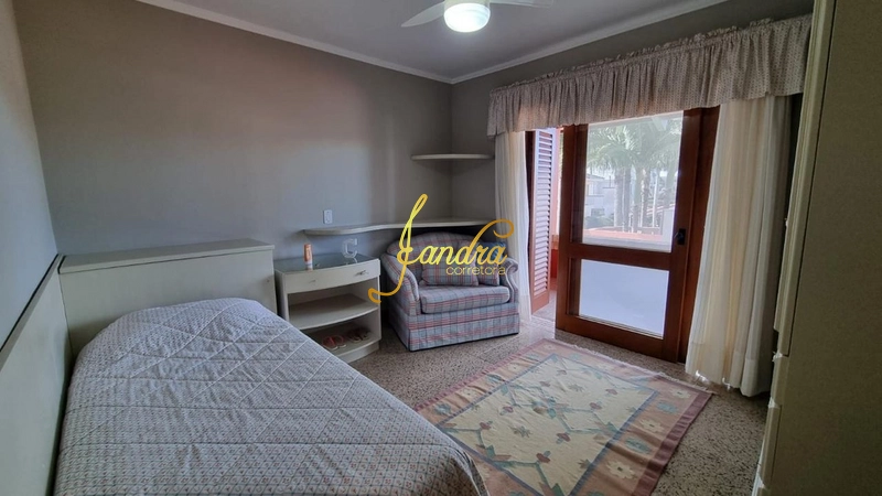 Sobrado espaçoso com 05 dormitórios sendo 02 suítes: 43ª foto da galeria de imagens do imóvel