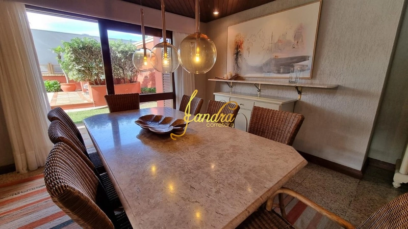 Sobrado espaçoso com 05 dormitórios sendo 02 suítes: 11ª foto da galeria de imagens do imóvel