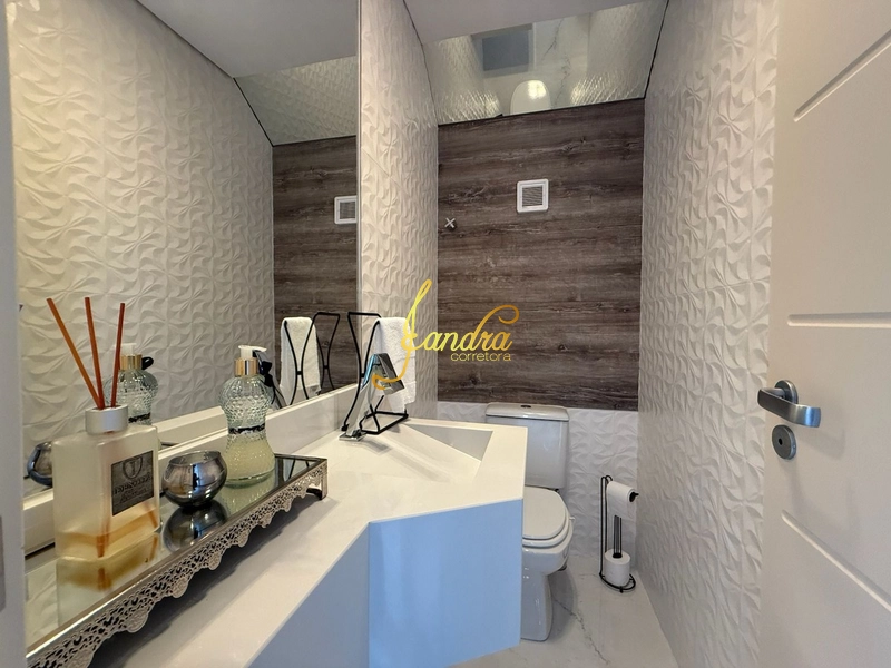 Sobrado mobiliado e decorado com piscina: 13ª foto da galeria de imagens do imóvel