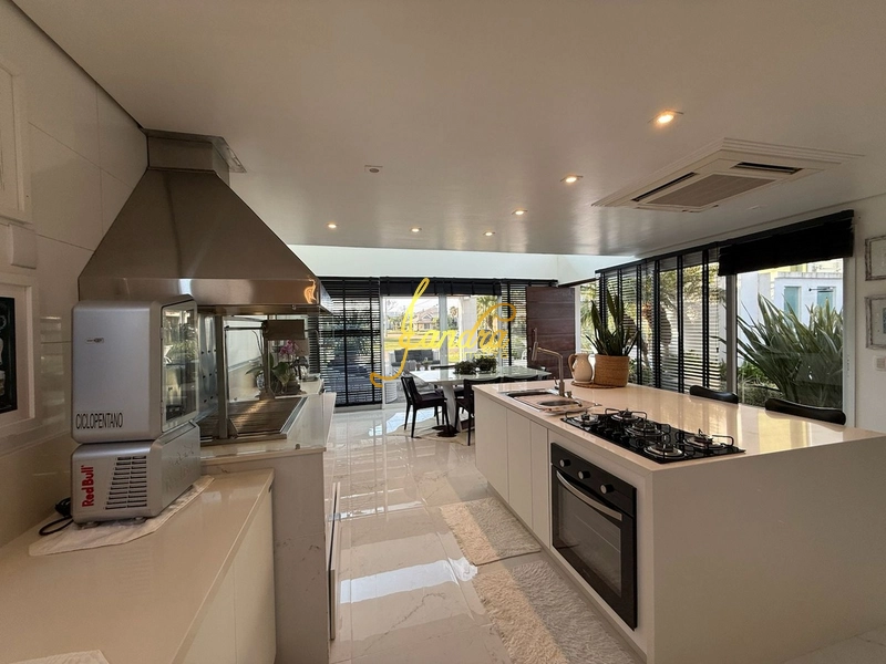 Sobrado mobiliado e decorado com piscina: 18ª foto da galeria de imagens do imóvel