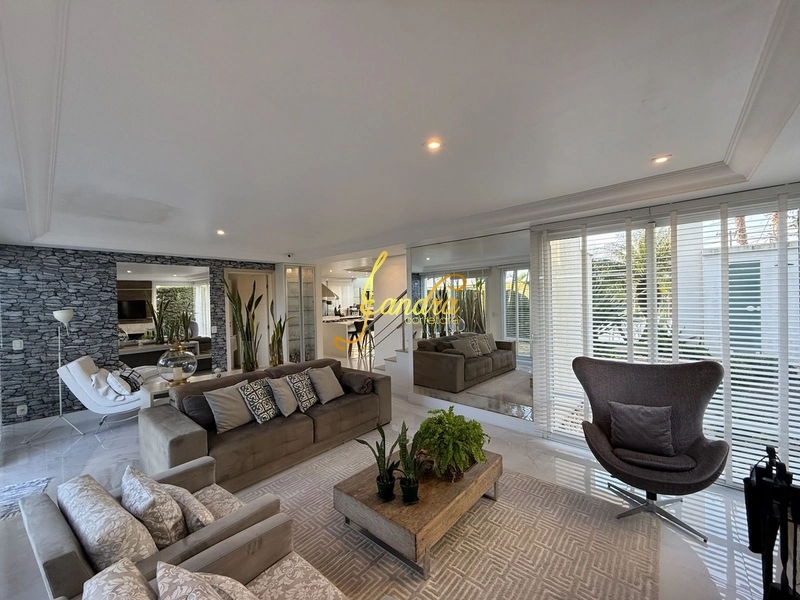 Sobrado mobiliado e decorado com piscina: 8ª foto da galeria de imagens do imóvel