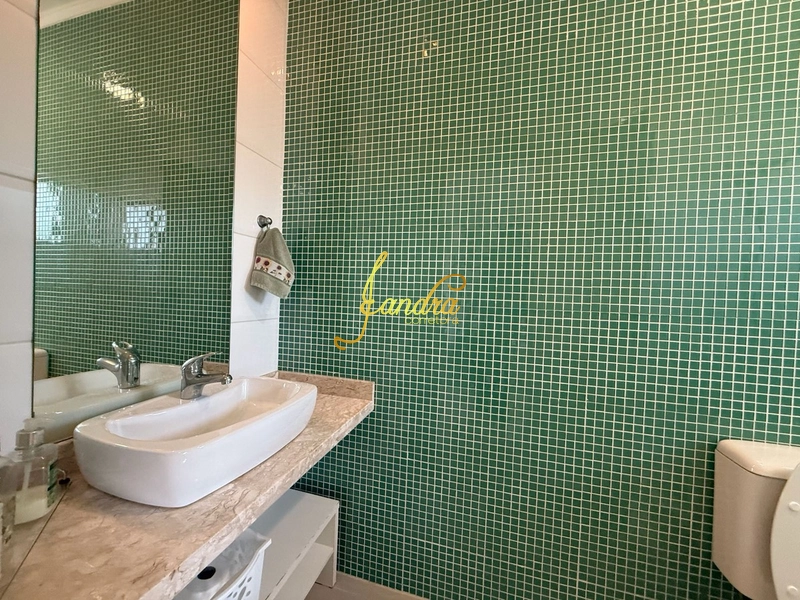 Sobrado mobiliado e decorado com piscina: 4ª foto da galeria de imagens do imóvel