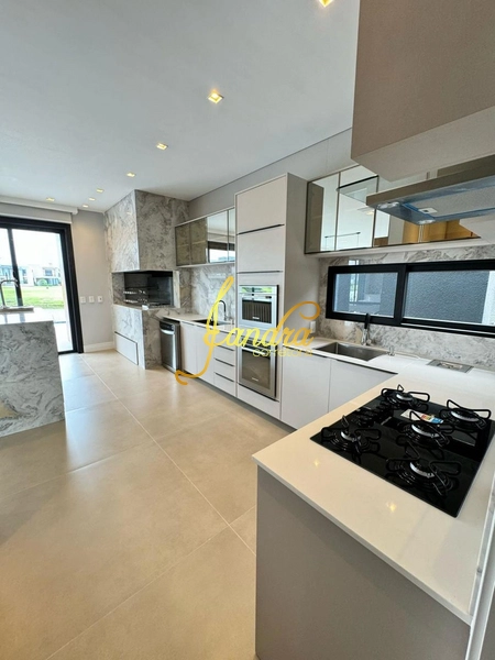 Sobrado mobiliado e decorado, beira Lago: 8ª foto da galeria de imagens do imóvel