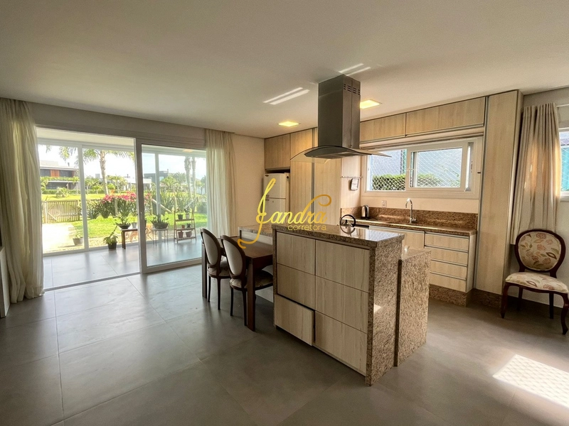 Sobrado Beira Lago, com 04 suites e piscina aquecida: 10ª foto da galeria de imagens do imóvel