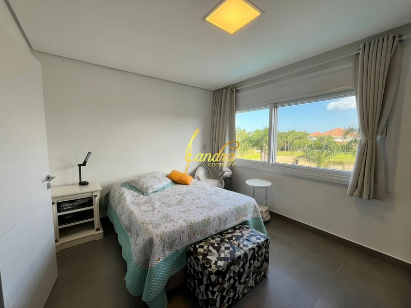 Sobrado Beira Lago, com 04 suites e piscina aquecida: 37ª foto da galeria de imagens do imóvel