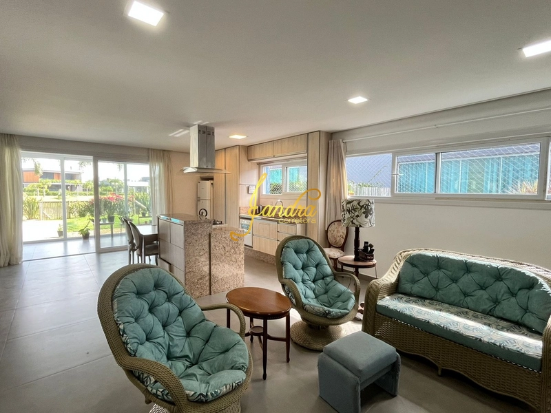 Sobrado Beira Lago, com 04 suites e piscina aquecida: 7ª foto da galeria de imagens do imóvel