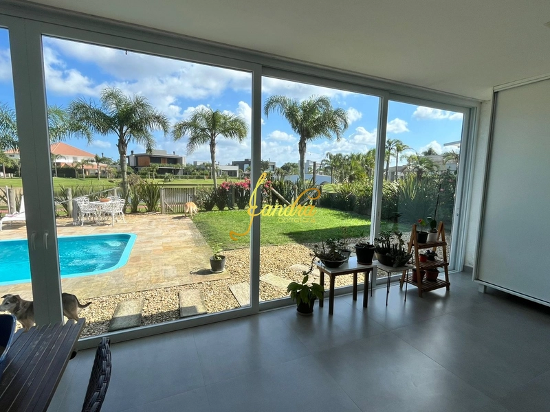 Sobrado Beira Lago, com 04 suites e piscina aquecida: 9ª foto da galeria de imagens do imóvel