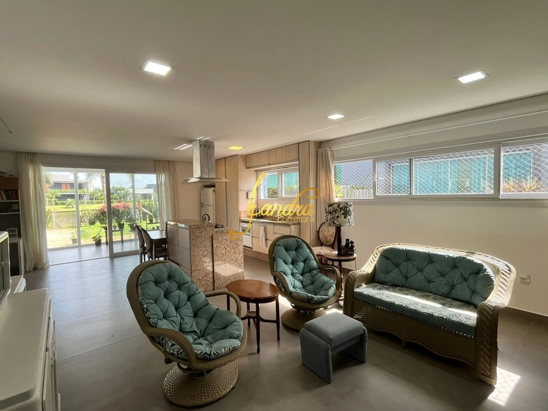 Sobrado Beira Lago, com 04 suites e piscina aquecida: 2ª foto da galeria de imagens do imóvel