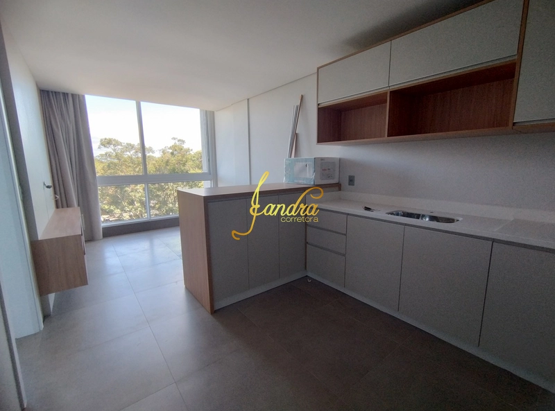 Apartamento de 1dormitório de frente para infra e com box Mobilia fixa