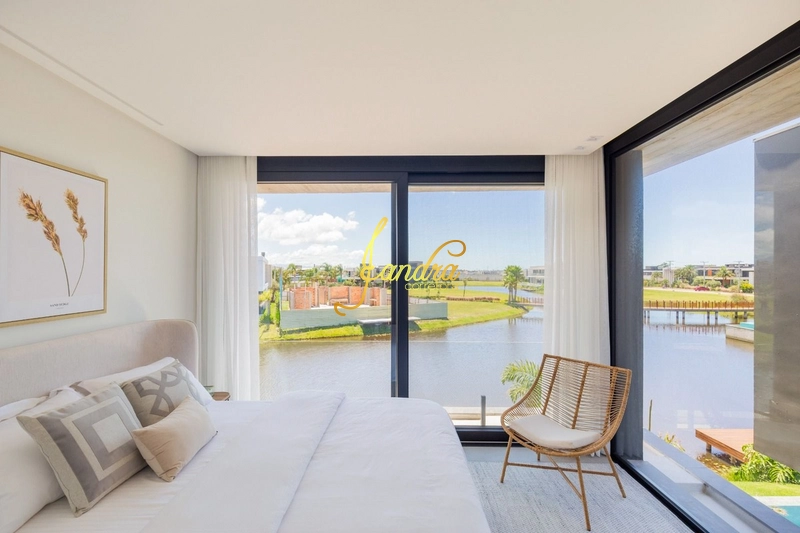 Sobrado beira Lago, mobiliado e decorado com 06 suítes: 18ª foto da galeria de imagens do imóvel