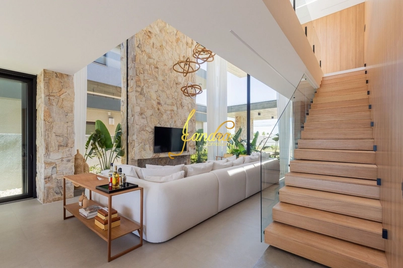 Sobrado beira Lago, mobiliado e decorado com 06 suítes: 16ª foto da galeria de imagens do imóvel