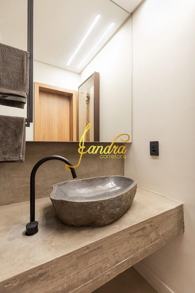 Sobrado beira Lago, mobiliado e decorado com 06 suítes: 45ª foto da galeria de imagens do imóvel