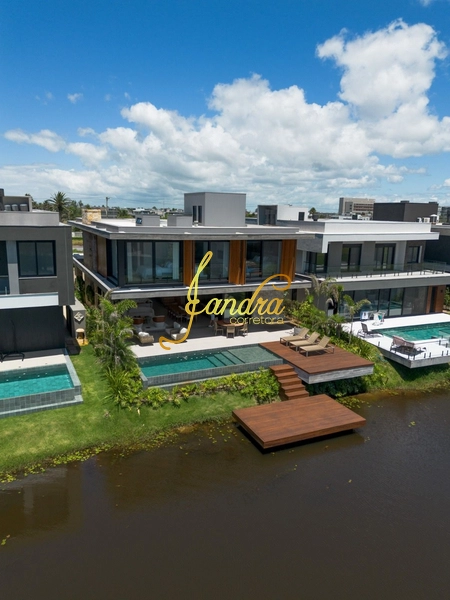 Sobrado beira Lago, mobiliado e decorado com 06 suítes: 5ª foto da galeria de imagens do imóvel