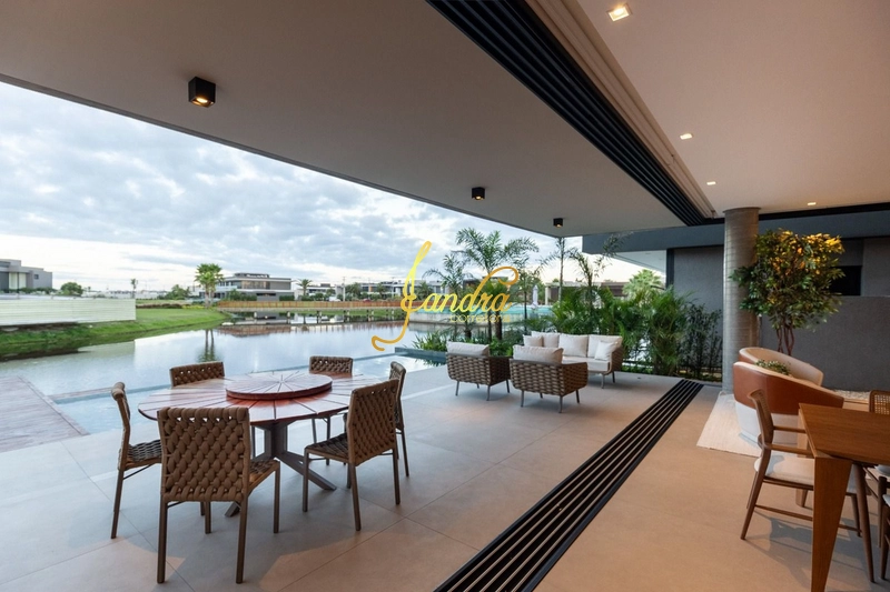 Sobrado beira Lago, mobiliado e decorado com 06 suítes: 55ª foto da galeria de imagens do imóvel