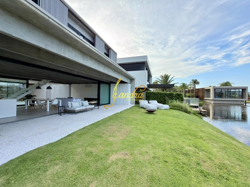 Sobrado Beira lago, com 244m2: 19ª foto da galeria de imagens do imóvel