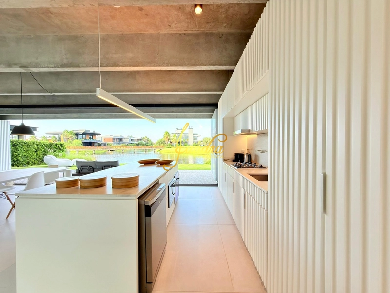 Sobrado Beira lago, com 244m2: 13ª foto da galeria de imagens do imóvel