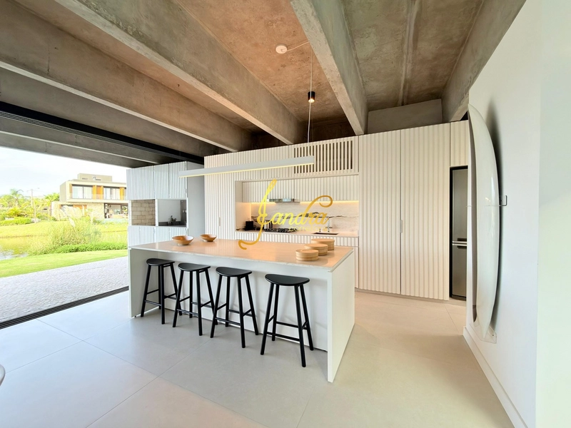 Sobrado Beira lago, com 244m2: 10ª foto da galeria de imagens do imóvel