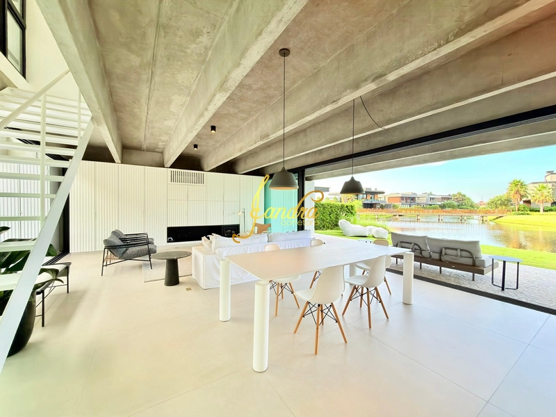 Sobrado Beira lago, com 244m2: 11ª foto da galeria de imagens do imóvel