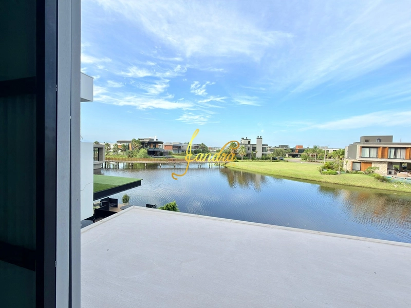 Sobrado Beira lago, com 244m2: 22ª foto da galeria de imagens do imóvel