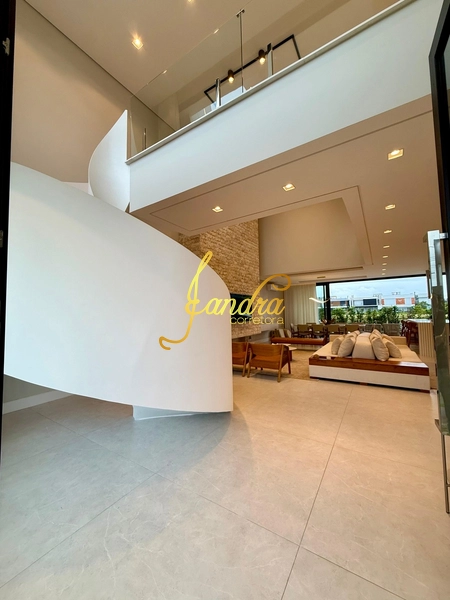 Sobrado beira lago, com piscina aquecida: 3ª foto da galeria de imagens do imóvel