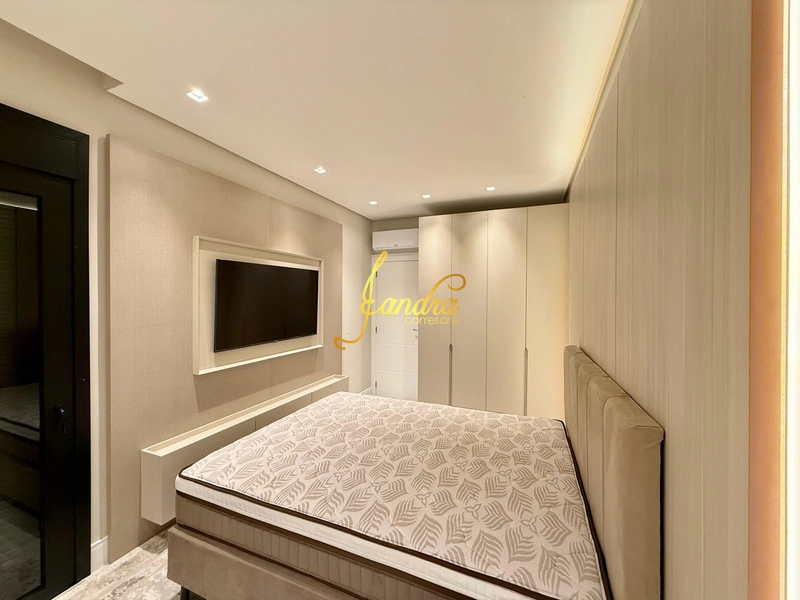 Sobrado beira lago, com piscina aquecida: 25ª foto da galeria de imagens do imóvel