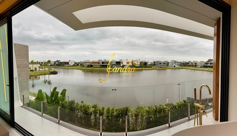 Sobrado beira lago, com piscina aquecida: 33ª foto da galeria de imagens do imóvel