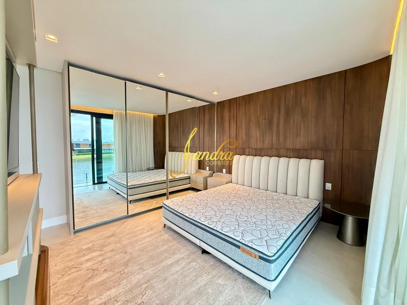 Sobrado beira lago, com piscina aquecida: 26ª foto da galeria de imagens do imóvel