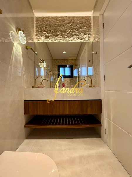 Sobrado beira lago, com piscina aquecida: 30ª foto da galeria de imagens do imóvel