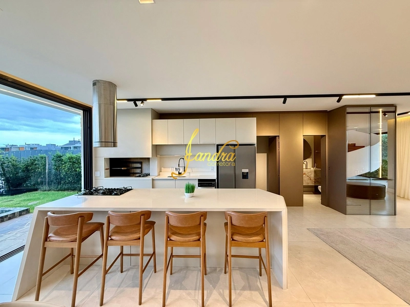 Sobrado beira lago, com piscina aquecida: 6ª foto da galeria de imagens do imóvel