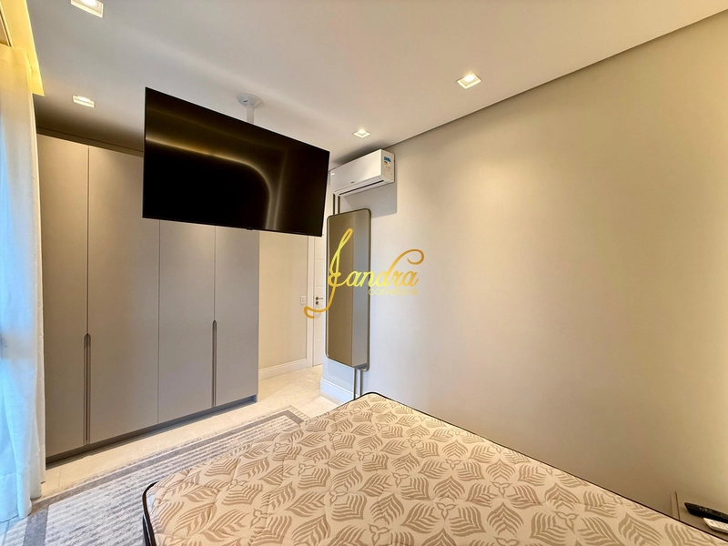 Sobrado beira lago, com piscina aquecida: 22ª foto da galeria de imagens do imóvel