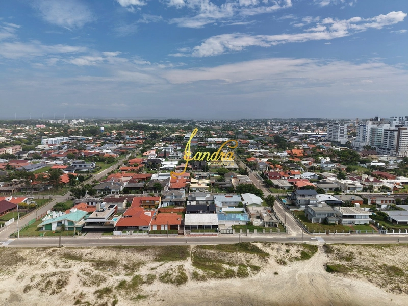 Casa perto do mar e do centrinho de Atlântida,  com dois lotes: 26ª foto da galeria de imagens do imóvel