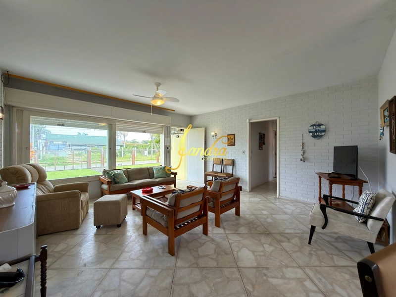 Casa perto do mar e do centrinho de Atlântida,  com dois lotes: 24ª foto da galeria de imagens do imóvel