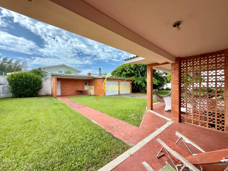 Casa perto do mar e do centrinho de Atlântida,  com dois lotes: 20ª foto da galeria de imagens do imóvel